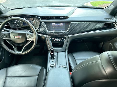 Used 2023 Cadillac XT6 Premium Luxury w/ Technology Package image 18