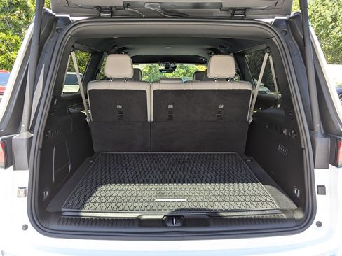 Used 2025 Jeep Wagoneer L 4WD image 11