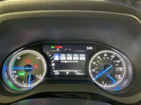 Used 2022 Toyota Venza XLE image 26