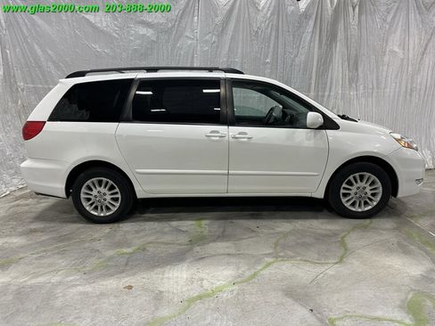Used 2009 Toyota Sienna XLE image 14