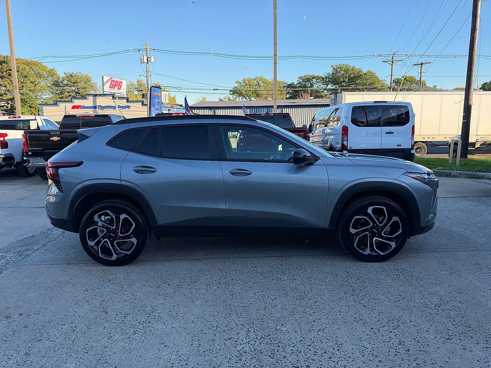 Used 2025 Chevrolet Trax RS w/ Sunroof Package FWD image 9
