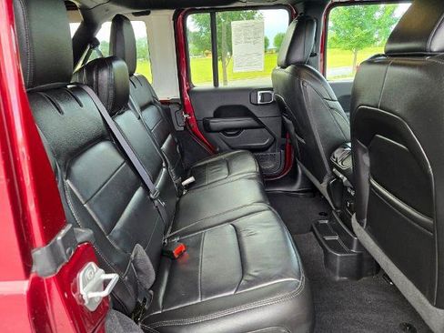 Used 2021 Jeep Wrangler Unlimited Sahara AWD/4WD image 10