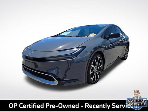 Used 2024 Toyota Prius Prime FWD image 3