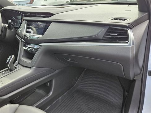 New 2025 Cadillac XT6 Luxury image 24