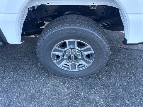 New 2026 Ford F250 Lariat w/ FX4 Off-Road Package image 14