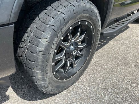 Used 2020 Nissan Titan SV w/ SV Convenience Package AWD/4WD image 9