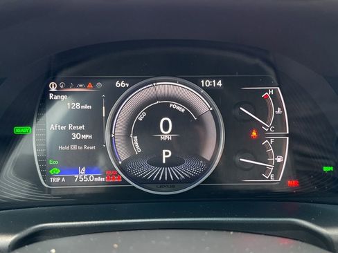 Used 2022 Lexus ES 300h Ultra Luxury w/ Accessory Package 2 FWD image 9