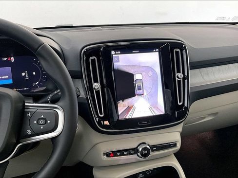 New 2026 Volvo XC40 B5 Ultra w/ Protection Package Premier AWD/4WD image 16