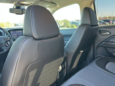 Used 2022 Chevrolet Colorado Z71 w/ Safety Package image 17