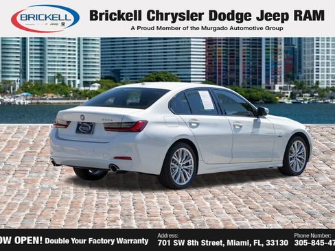 Used 2023 BMW 330e w/ Driving Assistance Package RWD image 5