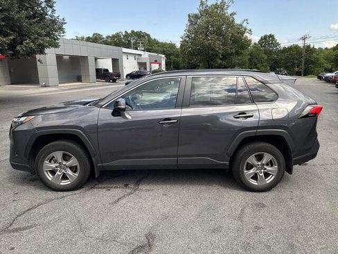 Used 2022 Toyota RAV4 XLE image 6