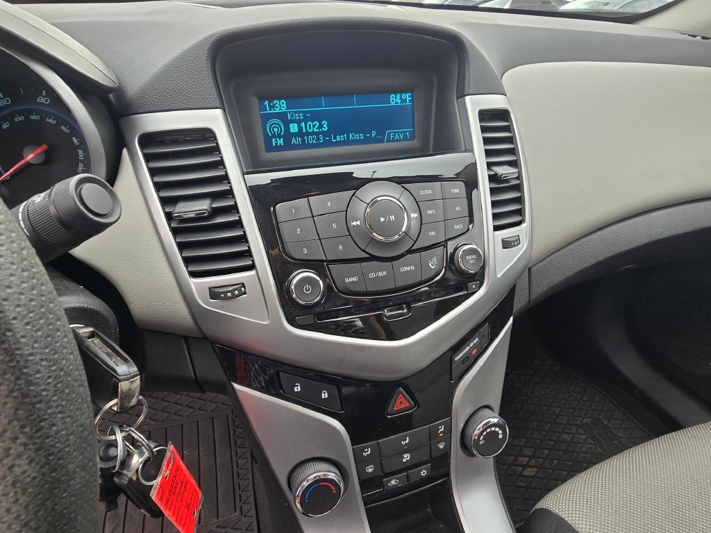 Used 2014 Chevrolet Cruze LS FWD image 25