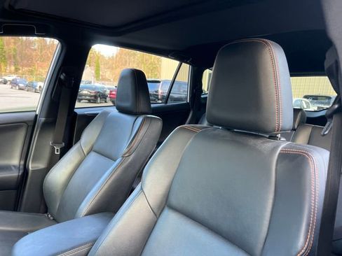 Used 2016 Toyota RAV4 SE image 13