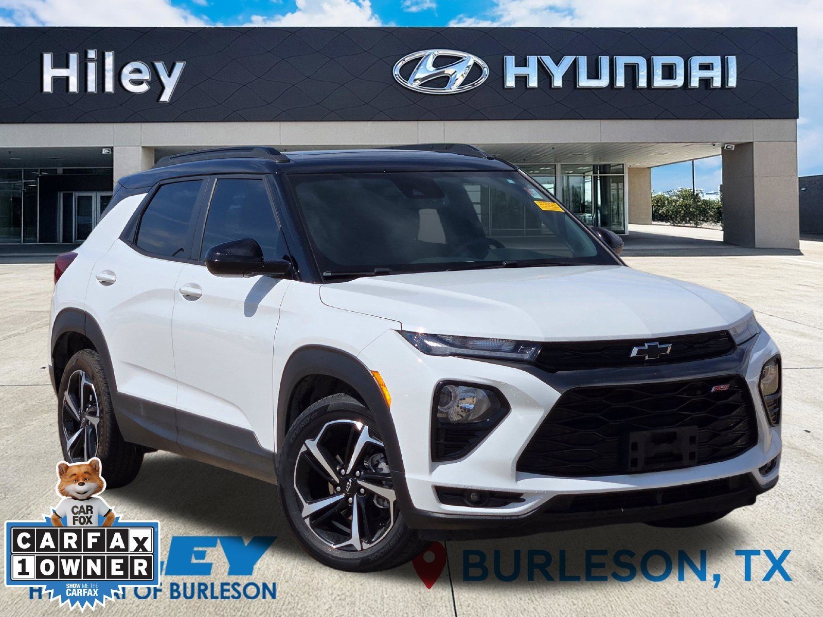 Used 2023 Chevrolet TrailBlazer RS w/ Sun and Liftgate Package FWD image 2