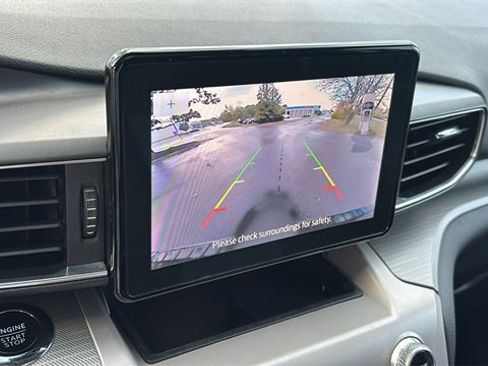 Used 2024 Ford Explorer XLT w/ Equipment Group 202A image 18