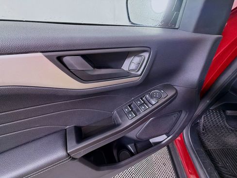 Used 2022 Ford Escape SE w/ SE Sport Appearance Package image 19