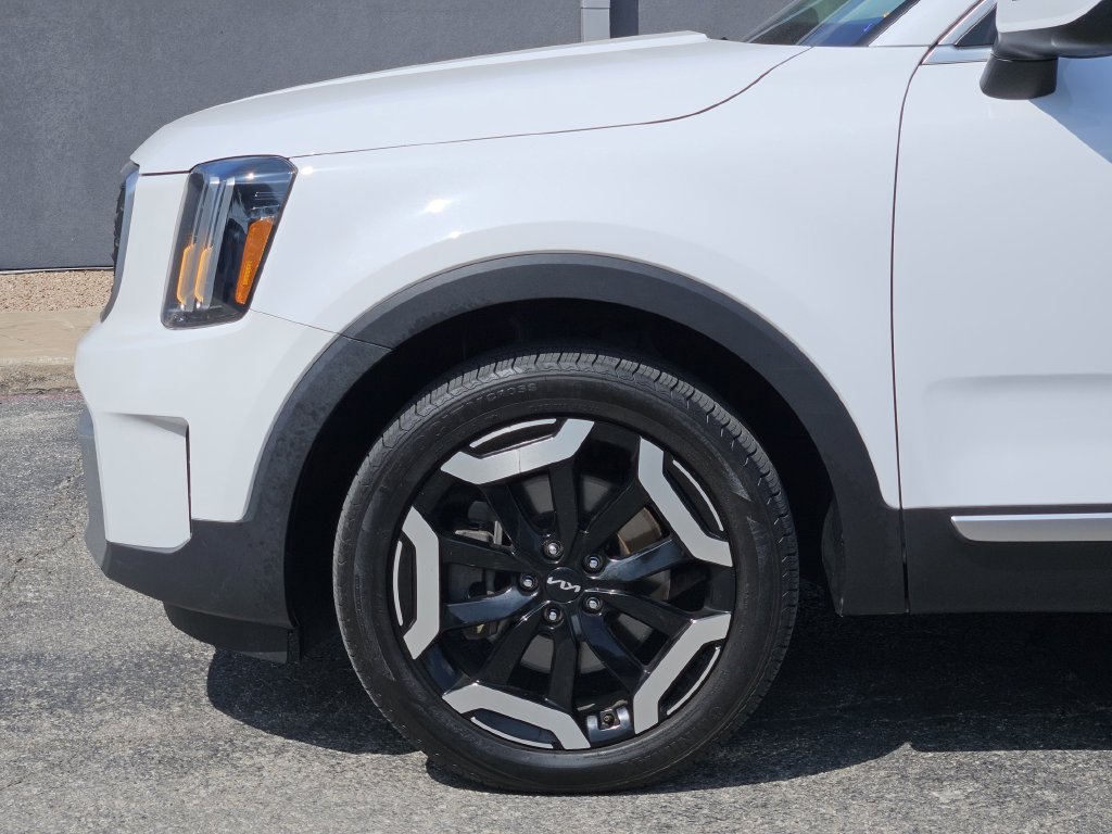 Used 2024 Kia Telluride S FWD image 9