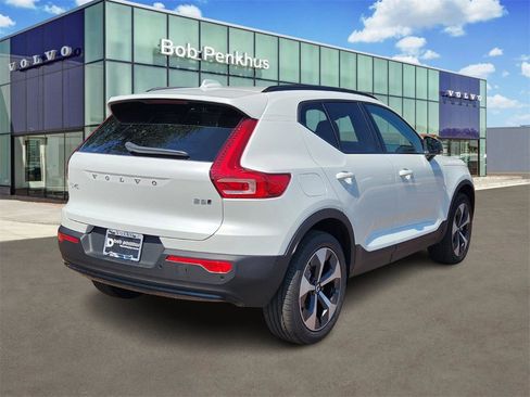 New 2026 Volvo XC40 B5 Plus w/ Protection Package Premier image 28