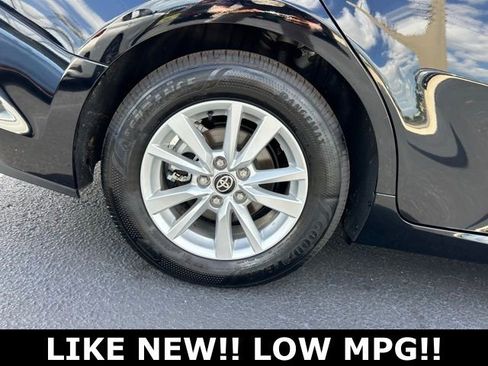 Used 2026 Toyota Camry LE image 7