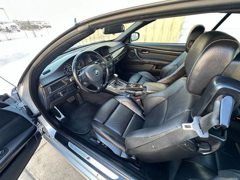 Used 2013 BMW 335i Convertible image 8