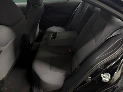 Used 2022 Toyota Corolla LE FWD image 12