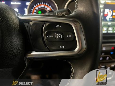 Used 2022 Jeep Wrangler Unlimited Sahara w/ Safety Group AWD/4WD image 14