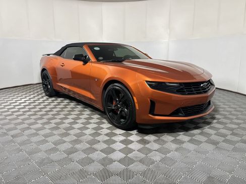 Used 2022 Chevrolet Camaro LT w/ Technology Package RWD image 2