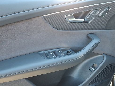 Used 2023 Audi RS Q8 image 12