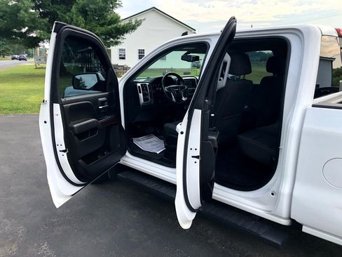Used 2018 GMC Sierra 1500 SLE w/ SLE Value Package image 38