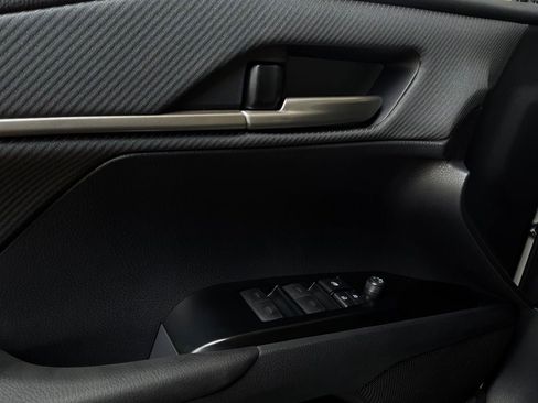 New 2026 Toyota Camry Hybrid FWD image 19