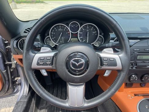 Used 2006 MAZDA MX-5 Miata Grand Touring w/ Premium Pkg RWD image 11
