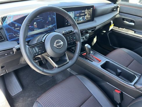 New 2025 Nissan Kicks SR image 24