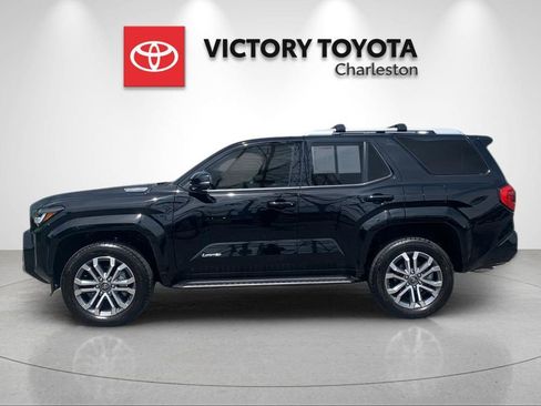 Used 2025 Toyota 4Runner Limited AWD/4WD image 2