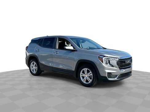 Used 2024 GMC Terrain SLE FWD image 2