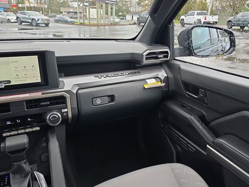 Used 2026 Toyota Tacoma SR5 AWD/4WD image 20