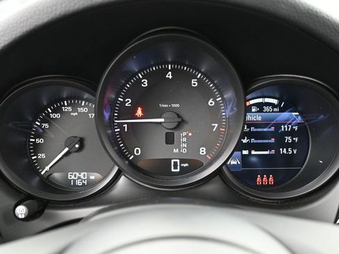 Certified 2025 Porsche Macan image 19