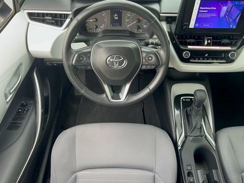 Used 2025 Toyota Corolla SE image 15