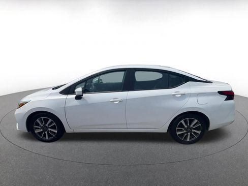 Used 2025 Nissan Versa SV FWD image 9