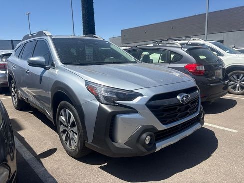 Used 2025 Subaru Outback Touring XT AWD/4WD image 2