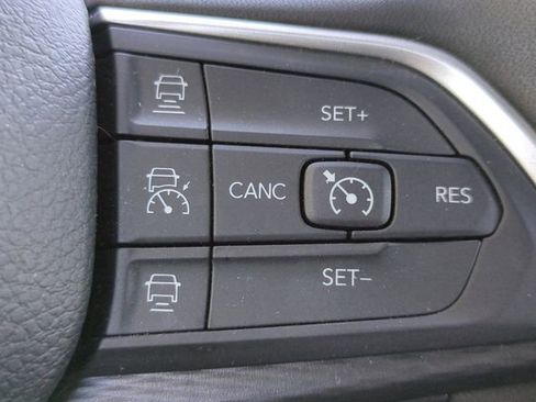 Used 2024 Jeep Grand Cherokee L Altitude image 25