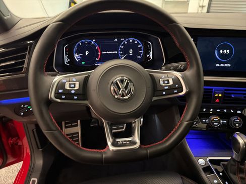 Used 2020 Volkswagen Jetta GLI Autobahn image 17