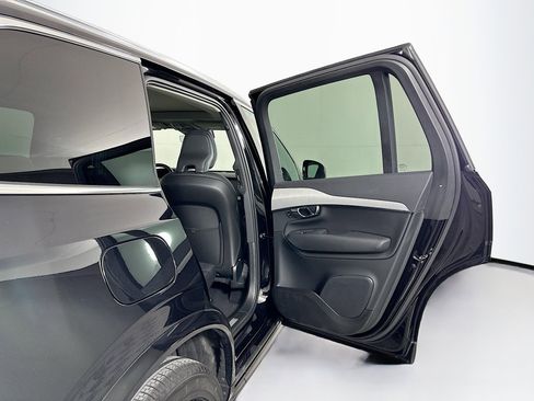Used 2025 Volvo XC90 B5 Core image 33