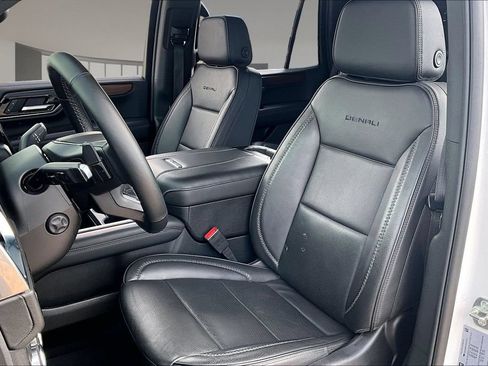 Used 2025 GMC Yukon Denali AWD/4WD image 26