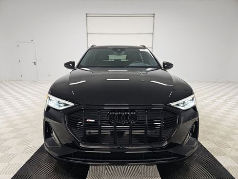 Used 2023 Audi e-tron Chronos w/ Chronos Package image 2
