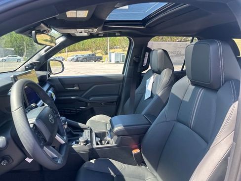 New 2026 Toyota 4Runner Limited AWD/4WD image 17