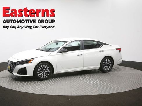 Used 2025 Nissan Altima 2.5 SV image 58