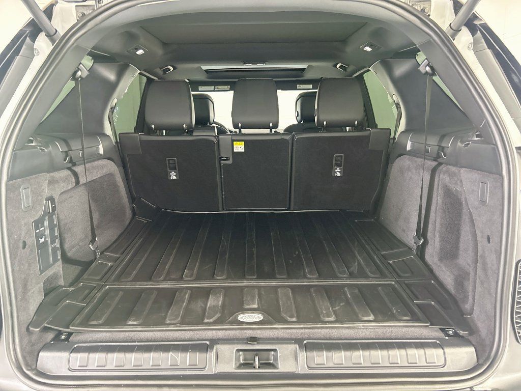 Used 2025 Land Rover Discovery S AWD/4WD image 27