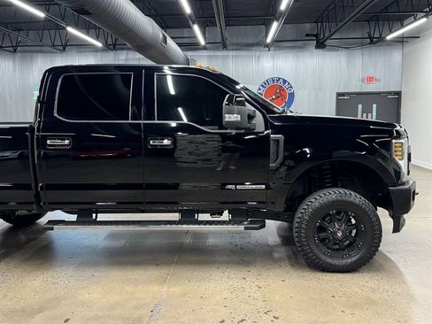 Used 2018 Ford F250 Lariat w/ Lariat Ultimate Package AWD/4WD image 18