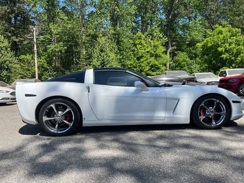 Used 2006 Chevrolet Corvette Coupe w/ Preferred Equipment Group RWD image 12