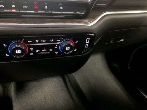 Used 2023 Chevrolet Silverado 1500 LT AWD/4WD image 26